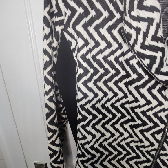 Chicos zig zap zip up - Picture 5 of 13